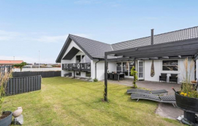 Lovely Home In Hvide Sande With Wifi